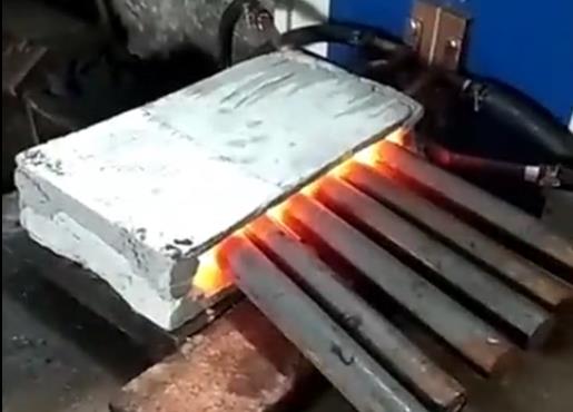 高频感应加热设备加热到1000度，取下回收回来的钻头钨钢